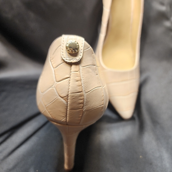 High heels - Picture 4 of 6